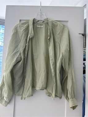 MOTHER Light Sage Button-Front Lightweight Blouse